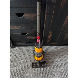 Casdon Dyson Ball Toy Vacuum Yellow Upright Realistic Suction Child Size 641